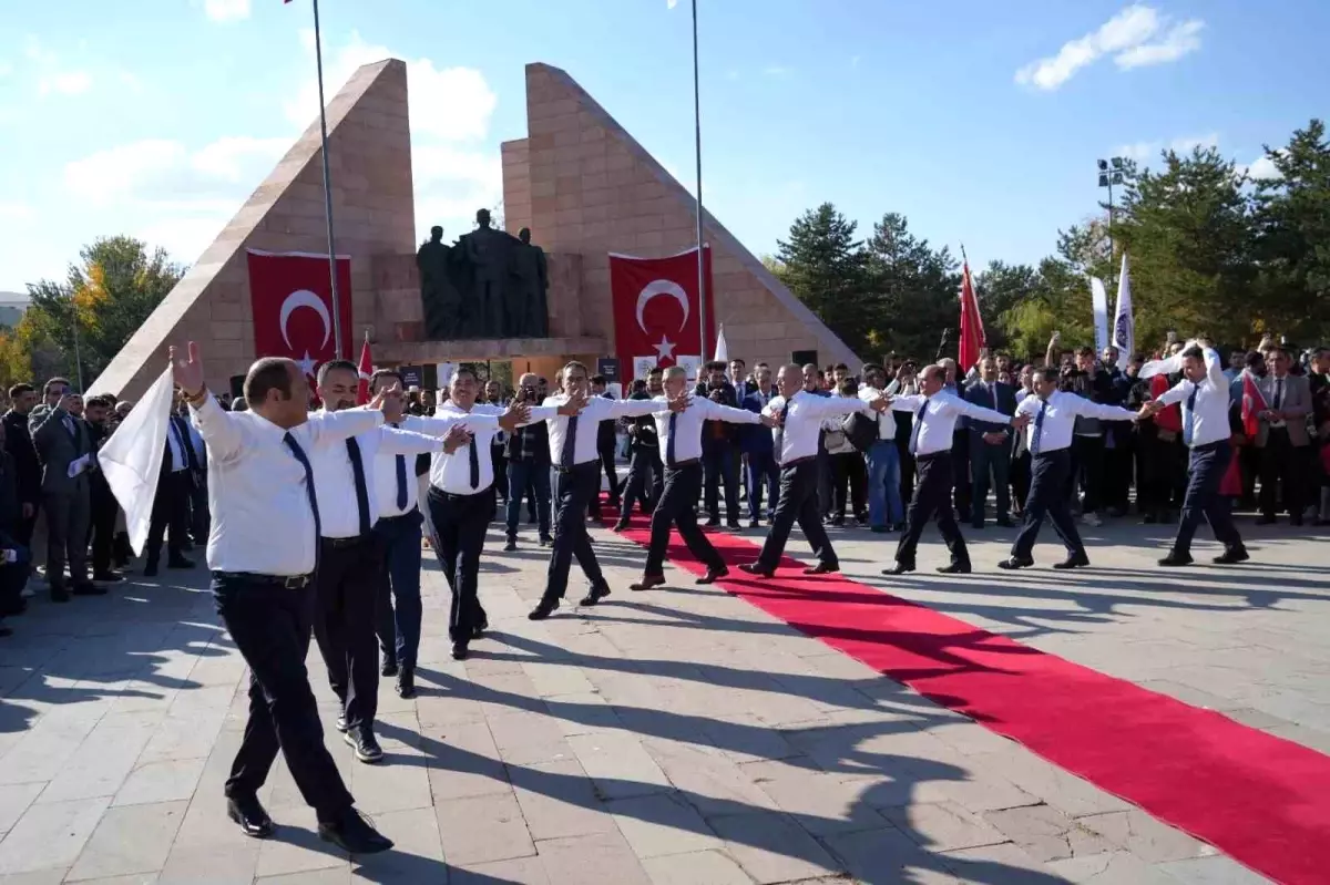 Atatürk Üniversitesi\'nde akademik yıl açılış töreni heyecanı