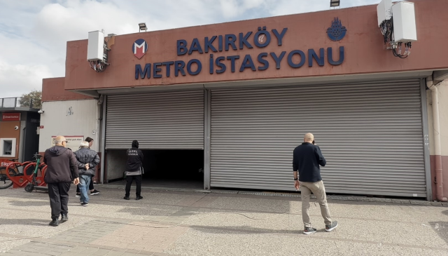Bakırköy Metro istasyonunda bir kişi raylara atlayarak intihar etti