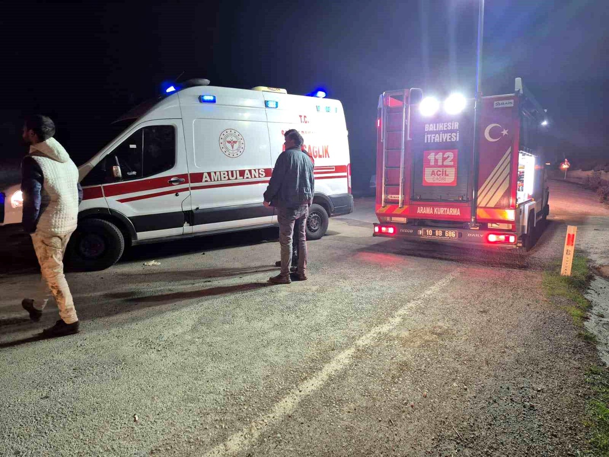 Balıkesir\'de Otomobil Uçtu, Sürücü Yaralandı