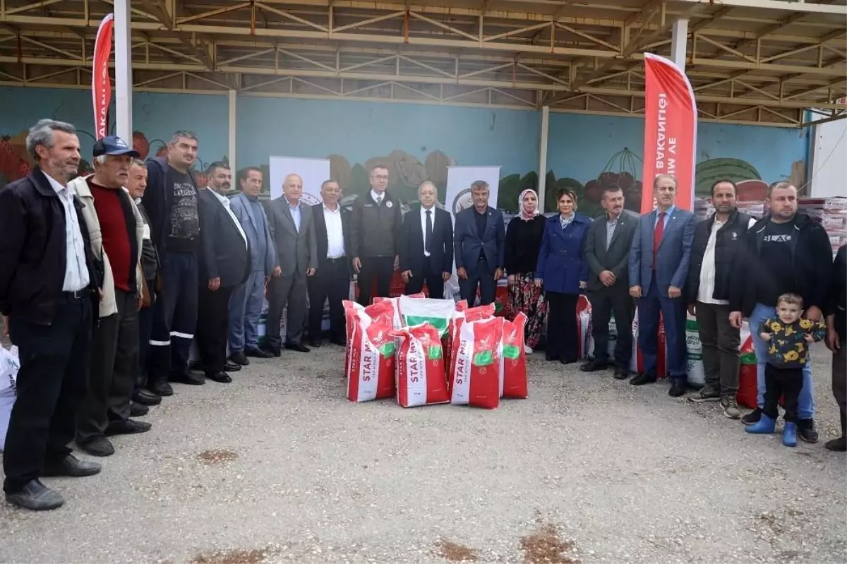 Bilecik\'te Çiftçilere 64 Ton Yem Tohumu Desteği