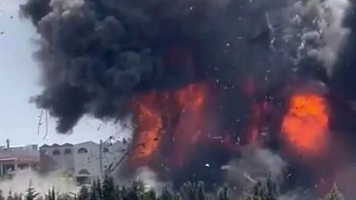 Bükreş\'te apartmanda patlama: 3 ölü, 13 yaralı