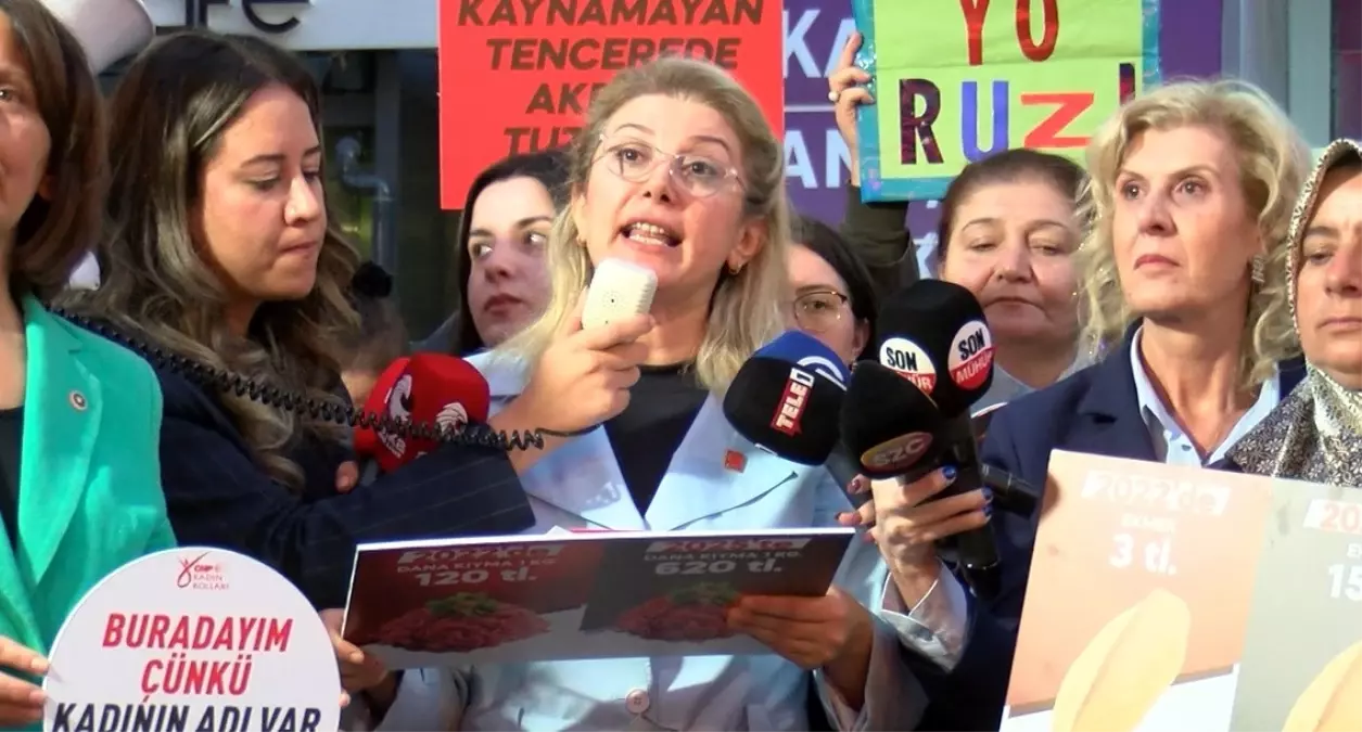 CHP Kadın Kolları\'ndan Yoksulluk Eylemi