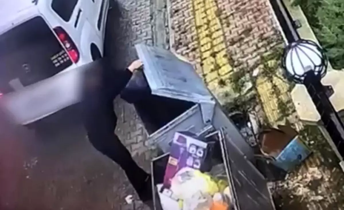 Samsun\'da Çöp Konteynerinde Uyuşturucu Operasyonu