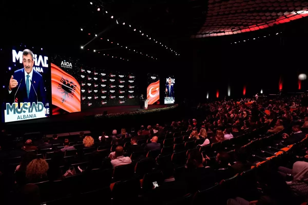 Yılmaz, Arnavutluk-Türkiye Yatırım Forumu\'nda