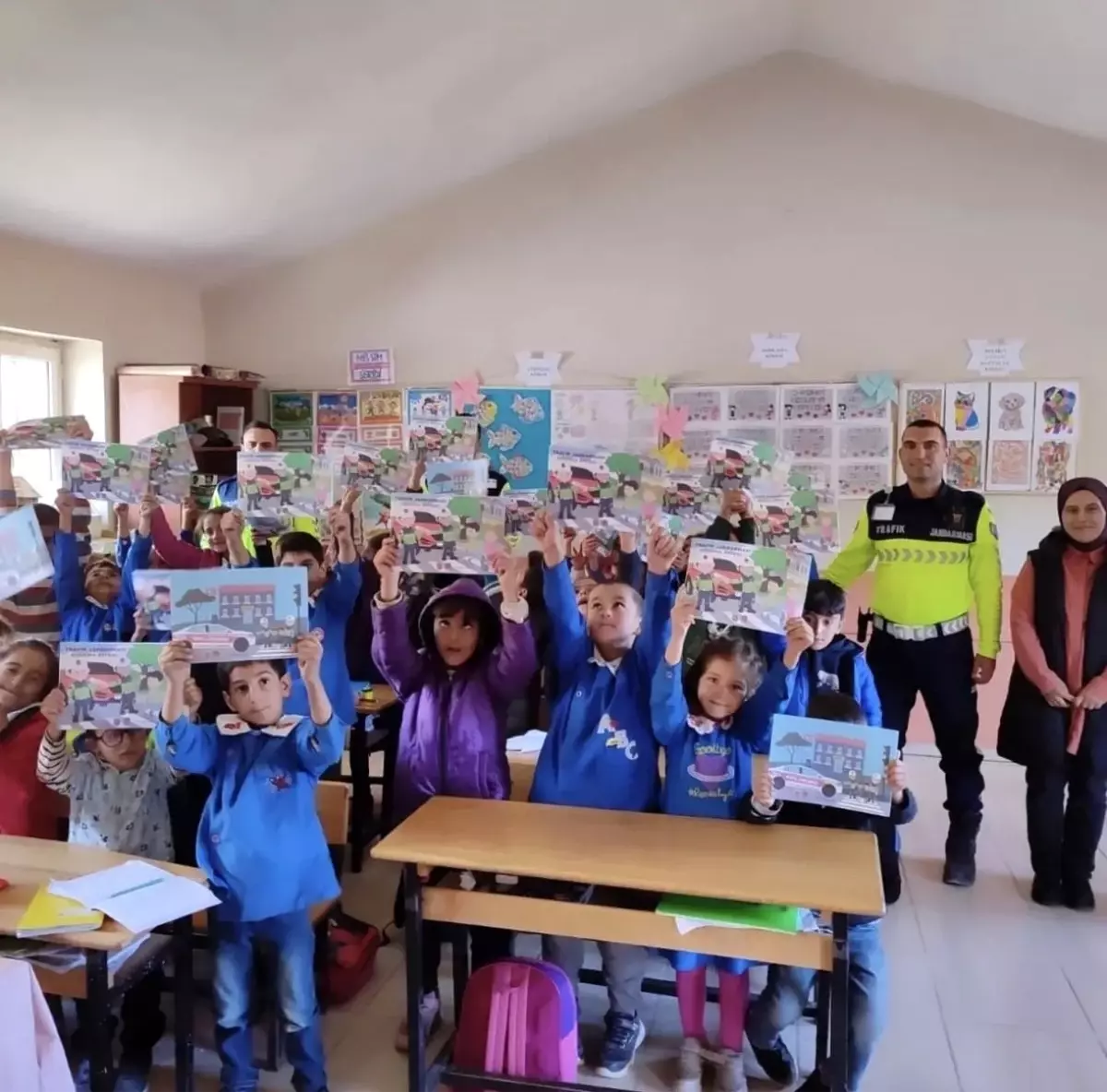 Burgulu İlkokulu\'nda Trafik Güvenliği Eğitimi