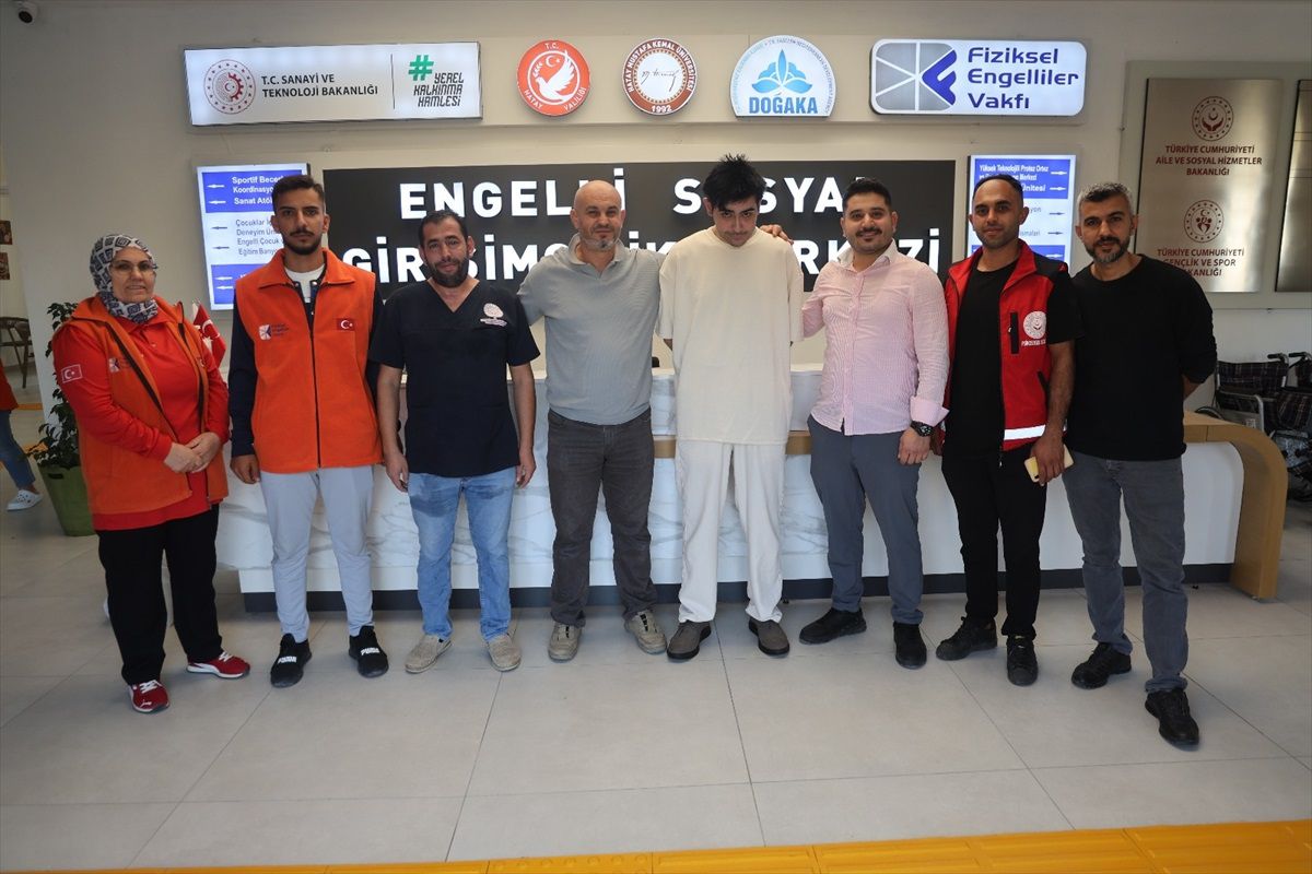 Eve Kapanan Gençle Devlet Eli