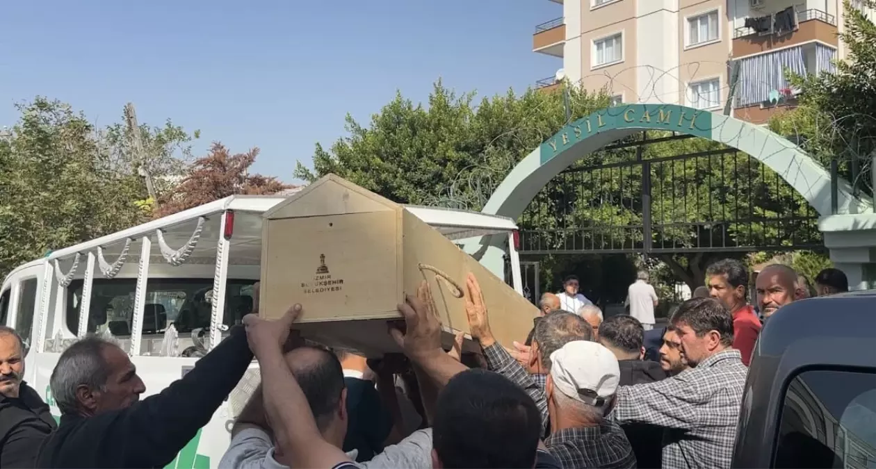 İskenderun\'da Kayıp Gençler Toprağa Verildi