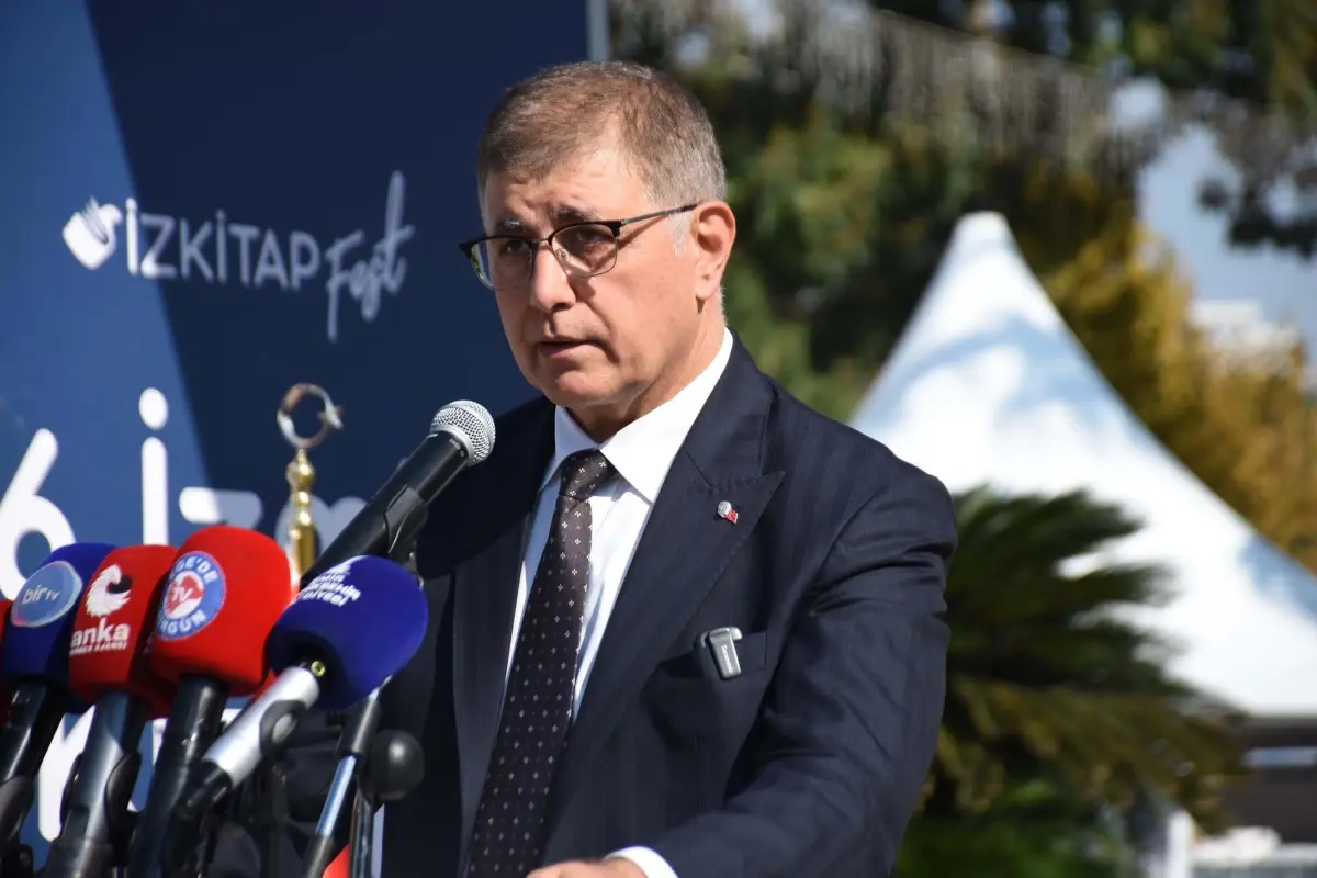 İzmir Kitap Fuarı Kapılarını Açtı