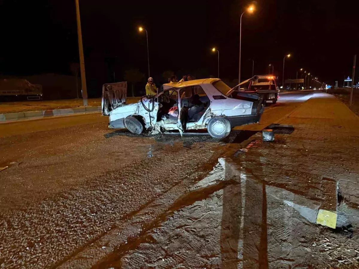 Konya\'da Tır-Otomobil Çarpışması: 2 Yaralı