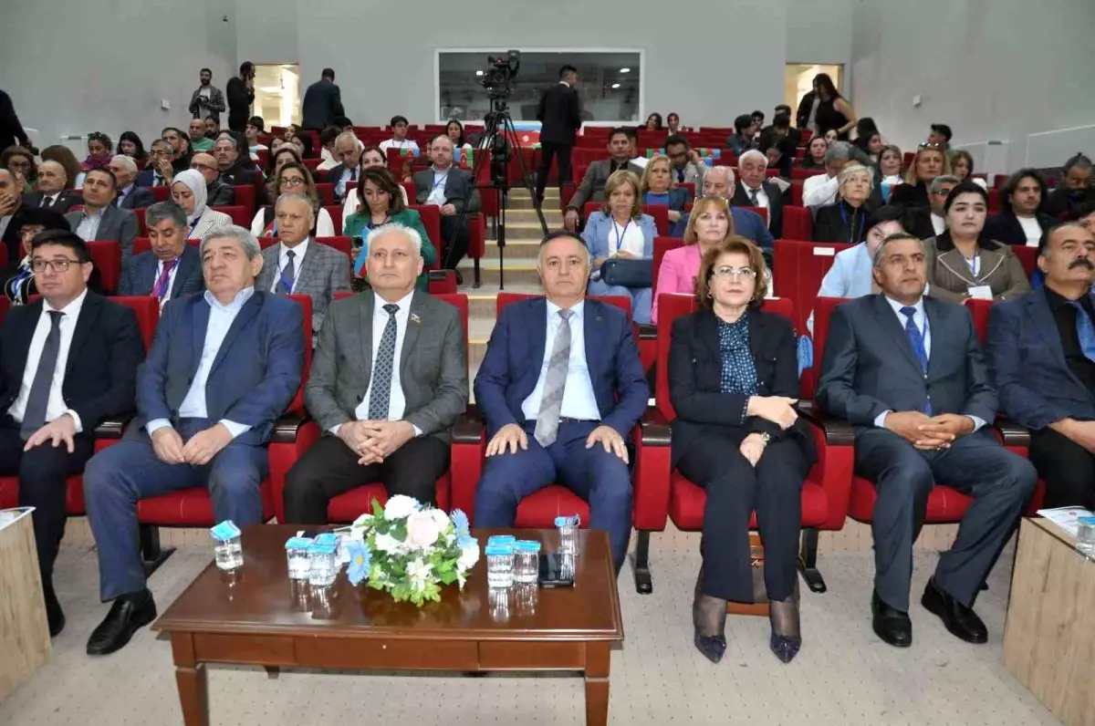 Azerbaycan Türkçesi Sempozyumu Kars\'ta Yapıldı