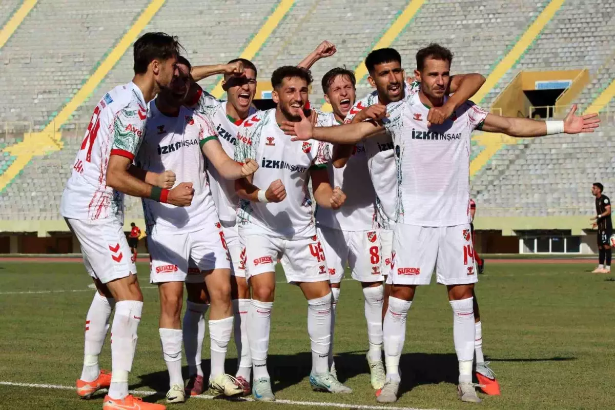 Karşıyaka, Nazillispor\'u Konuk Ediyor