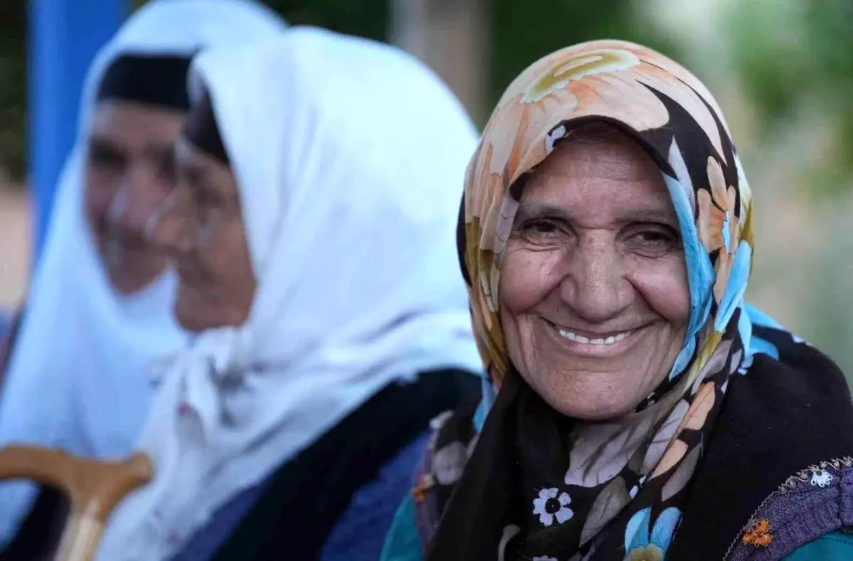 Küçüksarıkayalar\'da Su ve Yol Sorununa Çözüm