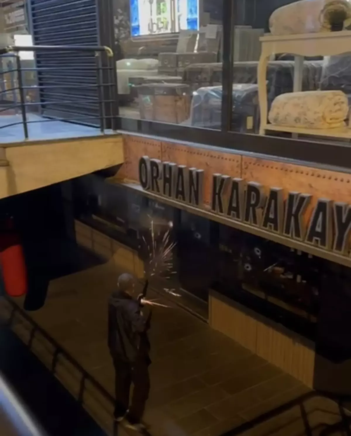 Maltepe\'de Kuaföre Silahlı Saldırı