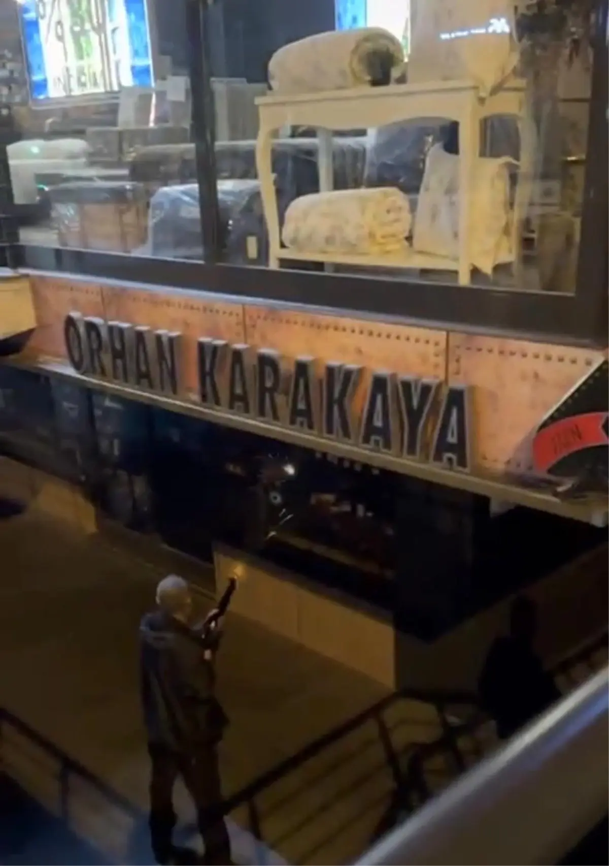 Maltepe\'de Kuaföre Tüfekli Saldırı