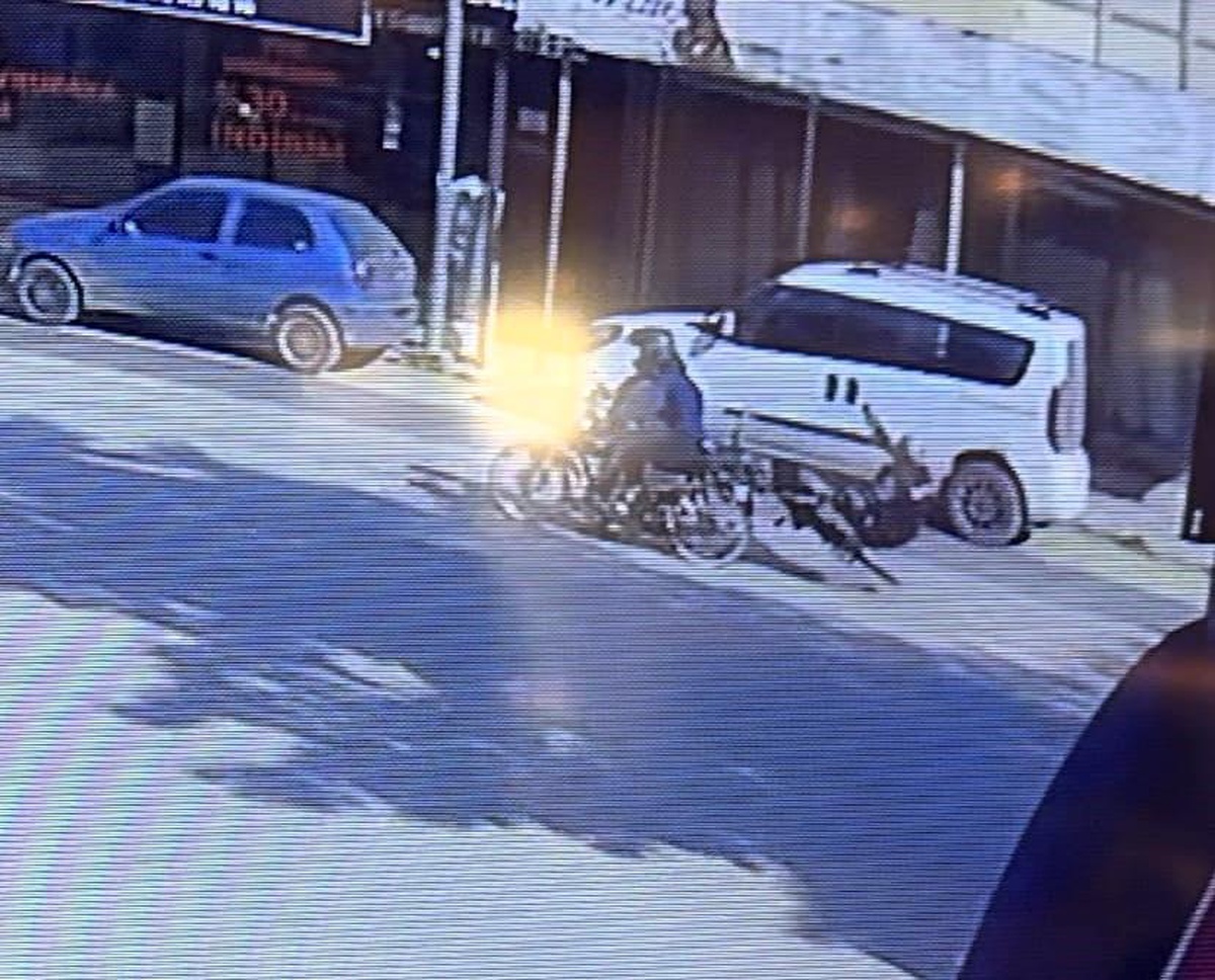 İnegöl\'de Motosiklet ve Bisiklet Çarpıştı: 2 Yaralı