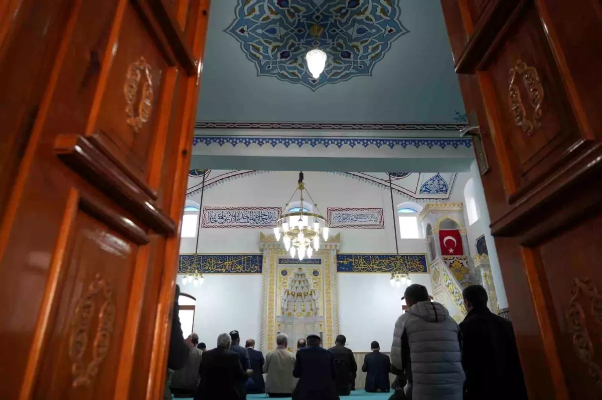 Velişaban Camii Yenilendi