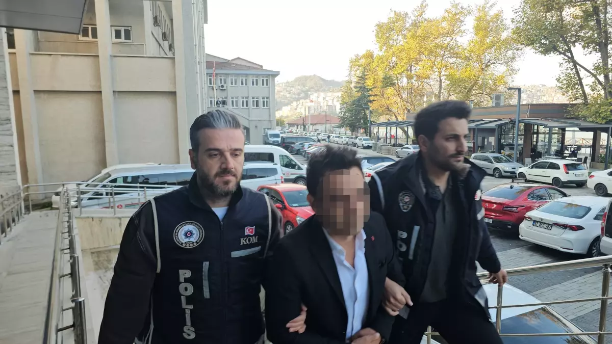 İki doktor "Zorla kürtaj" iddiasıyla gözaltına alındı