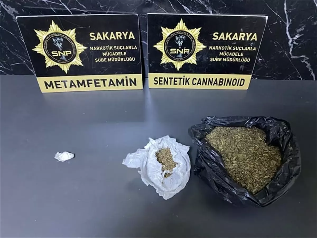 Sakarya\'da Uyuşturucu Operasyonu: 10 Gözaltı