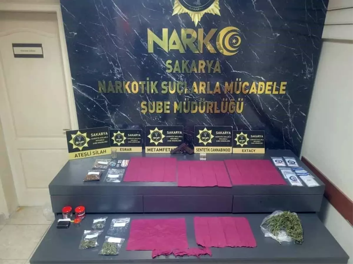Sakarya\'da 10 Uyuşturucu Şüphelisi Yakalandı