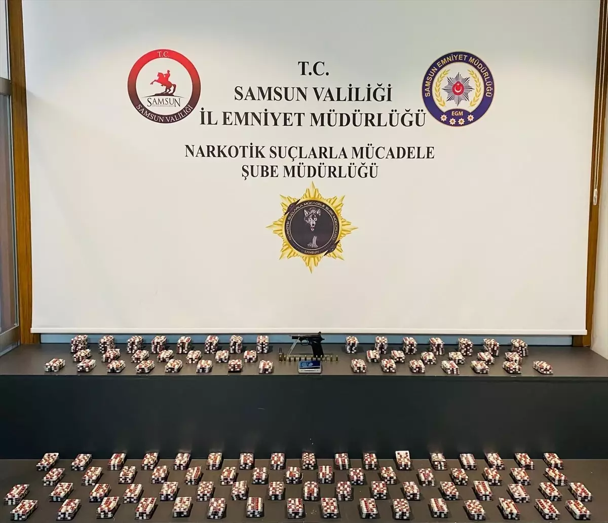 Samsun\'da Çöp Konteynerinde Uyuşturucu Operasyonu