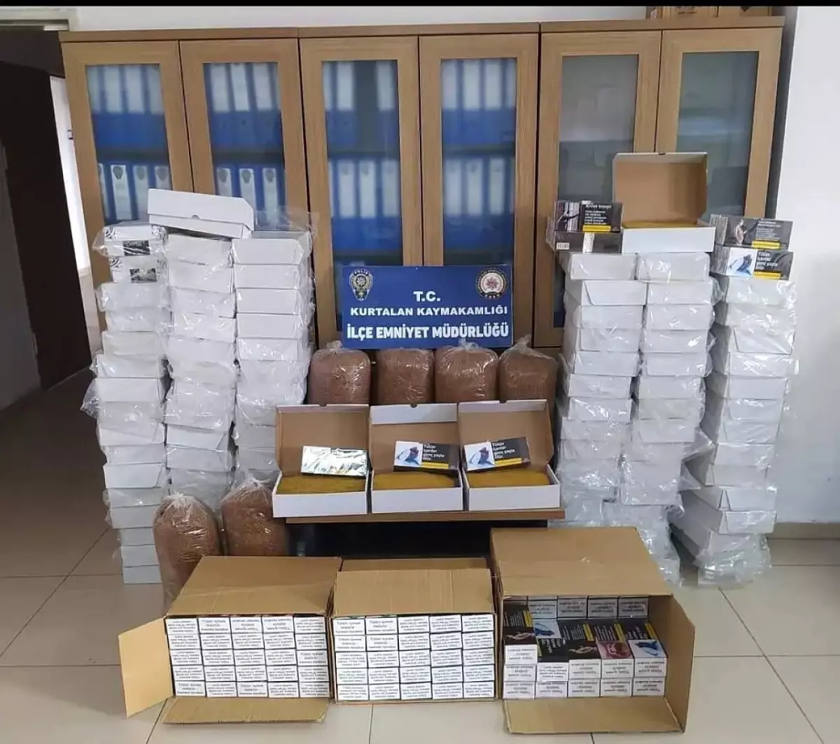Siirt\'te 140 kilo tütün ve 30 bin makaron ele geçirildi