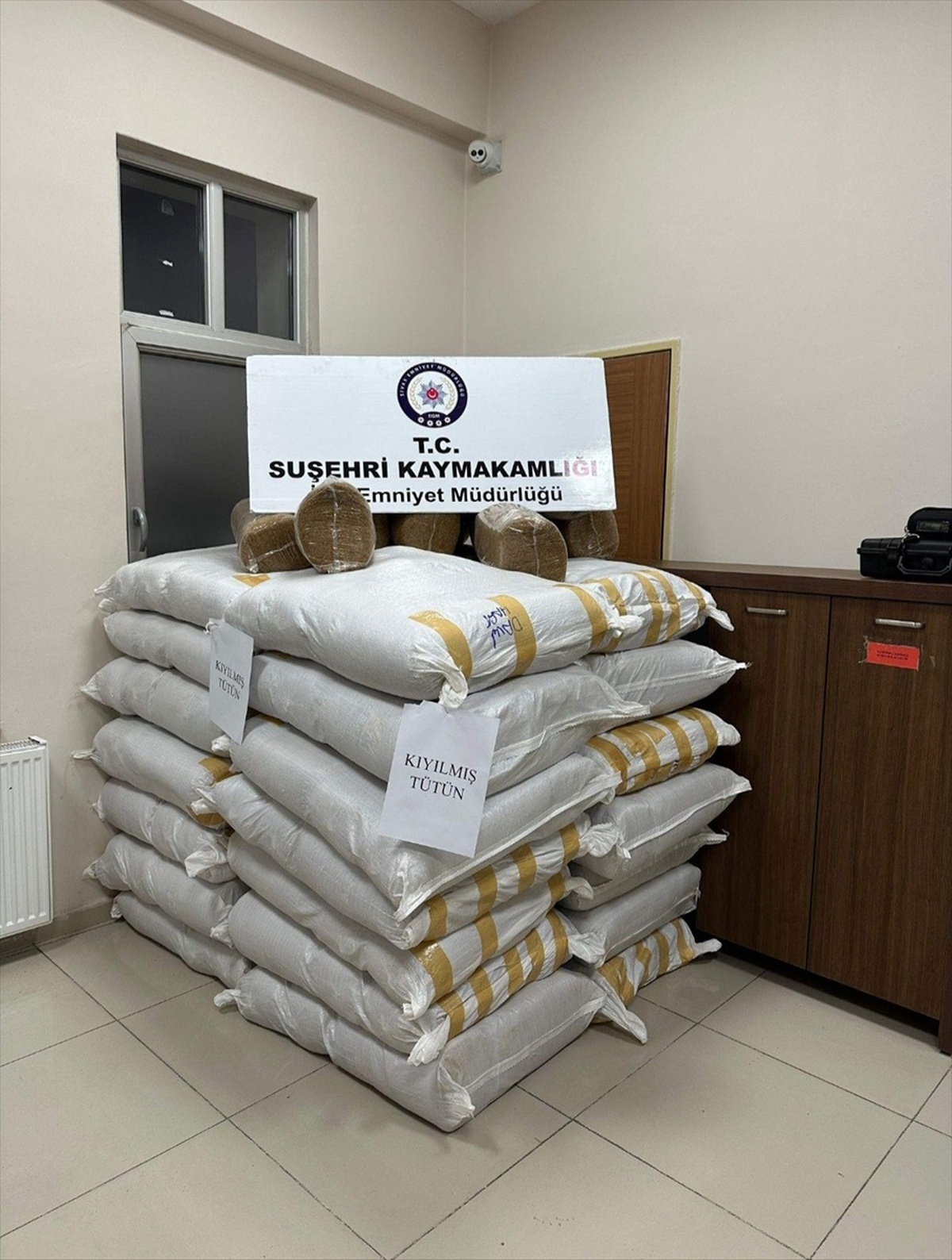 Sivas\'ta 900 kg Kaçak Tütün Ele Geçirildi
