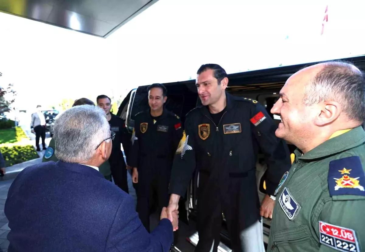 SOLOTÜRK\'ten Başkan Büyükkılıç\'a ziyaret
