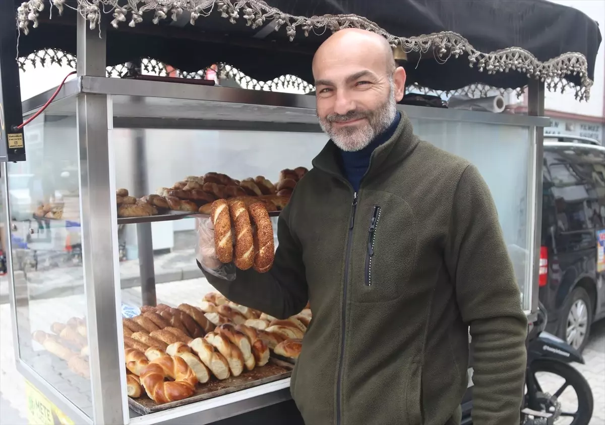 Taşova\'da \'Askıda Simit\' Uygulaması Başladı