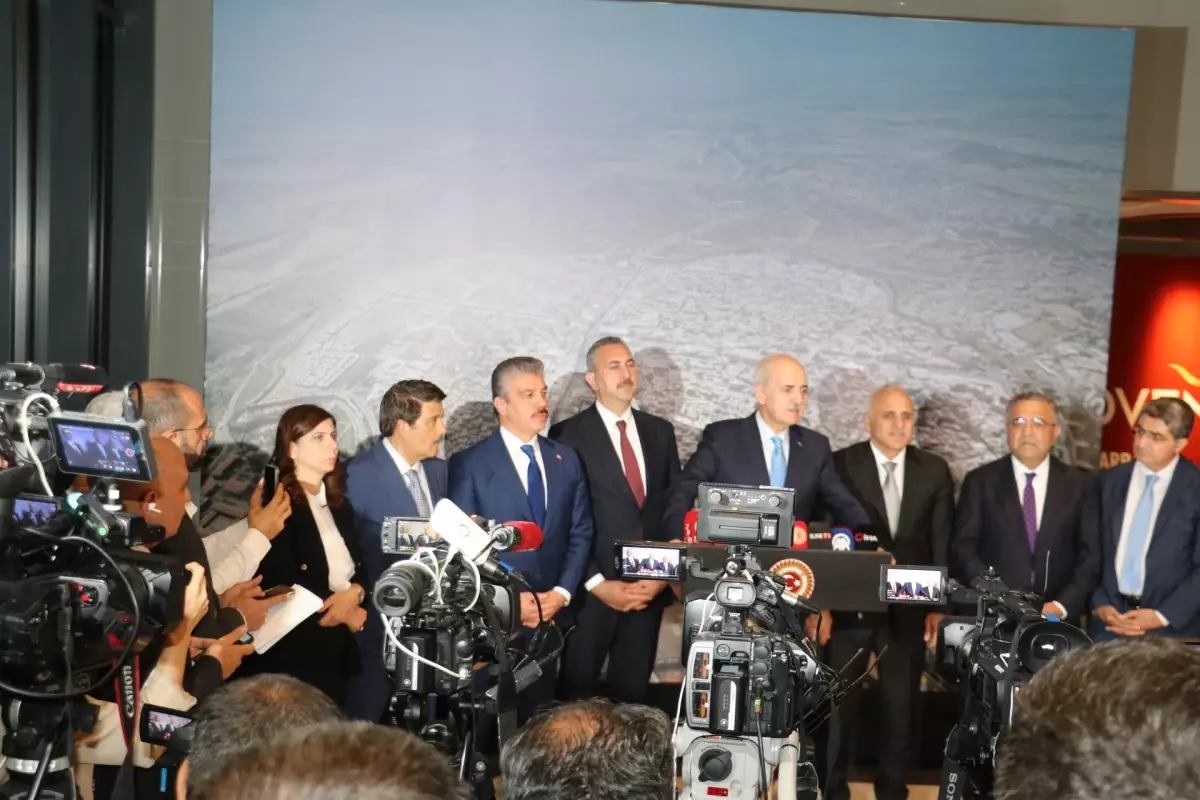 Kurtulmuş Diyarbakır\'da Sivil Toplum Buluşması Düzenledi