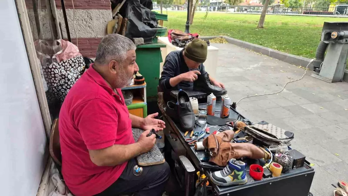 Ayakkabı Tamircisi Mesleği Tehlikede