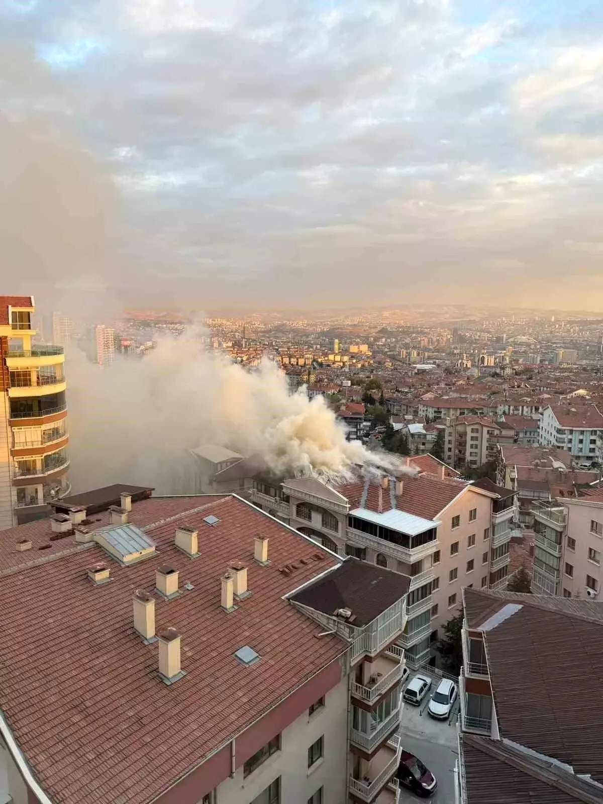 Keçiören\'de Çatı Yangını