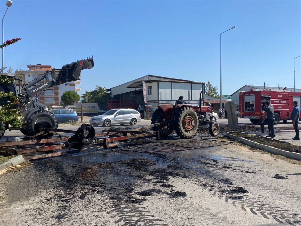 Antalya\'da Traktör Yangını