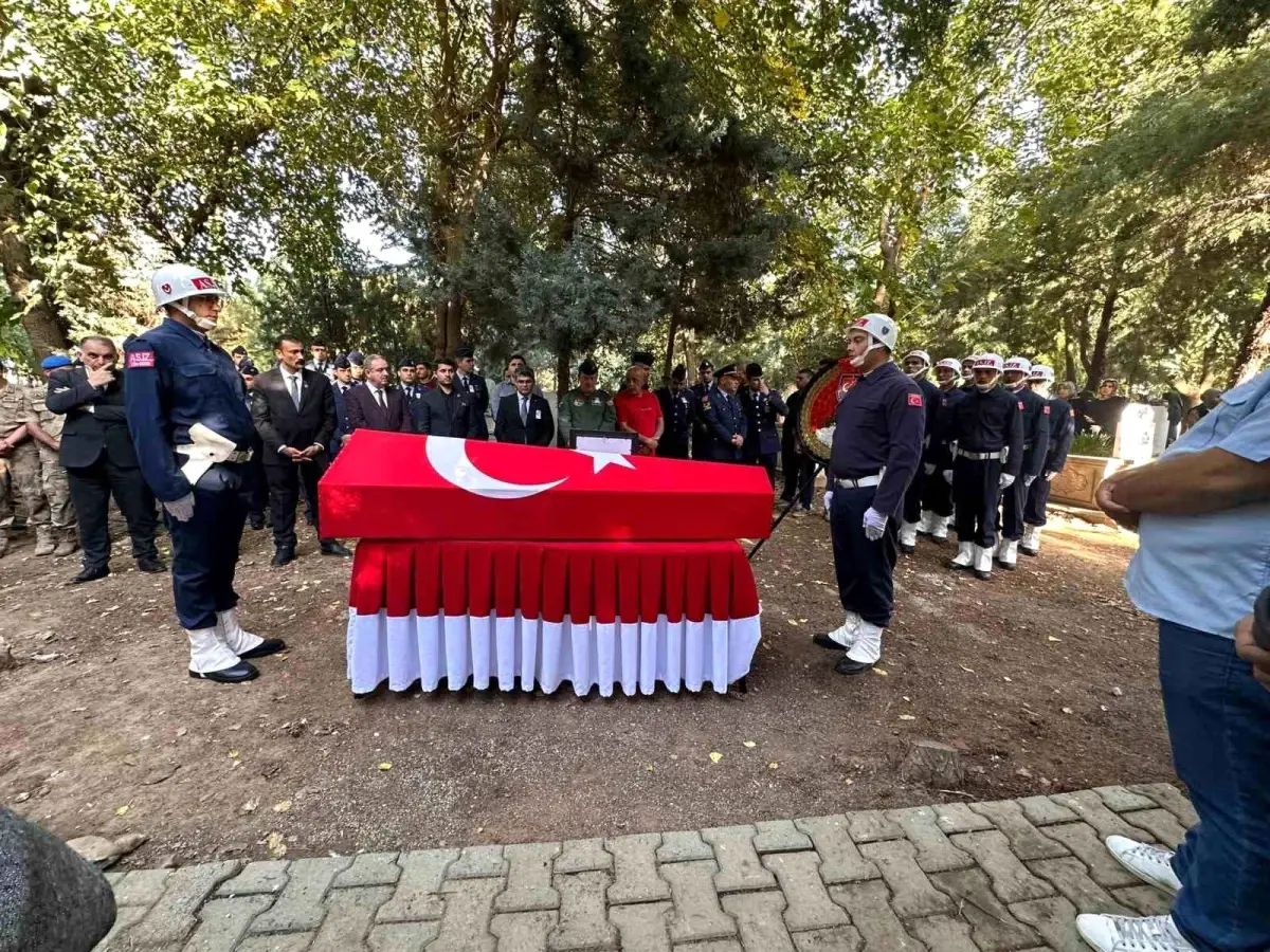 Kore Gazisi Cemil Öner Son Yolculuğuna Uğurlandı