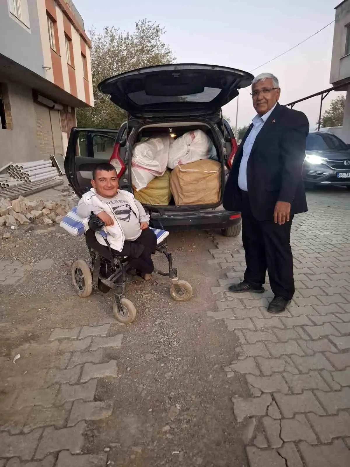 Cam Kemik Hastasından Filistin İçin Destek