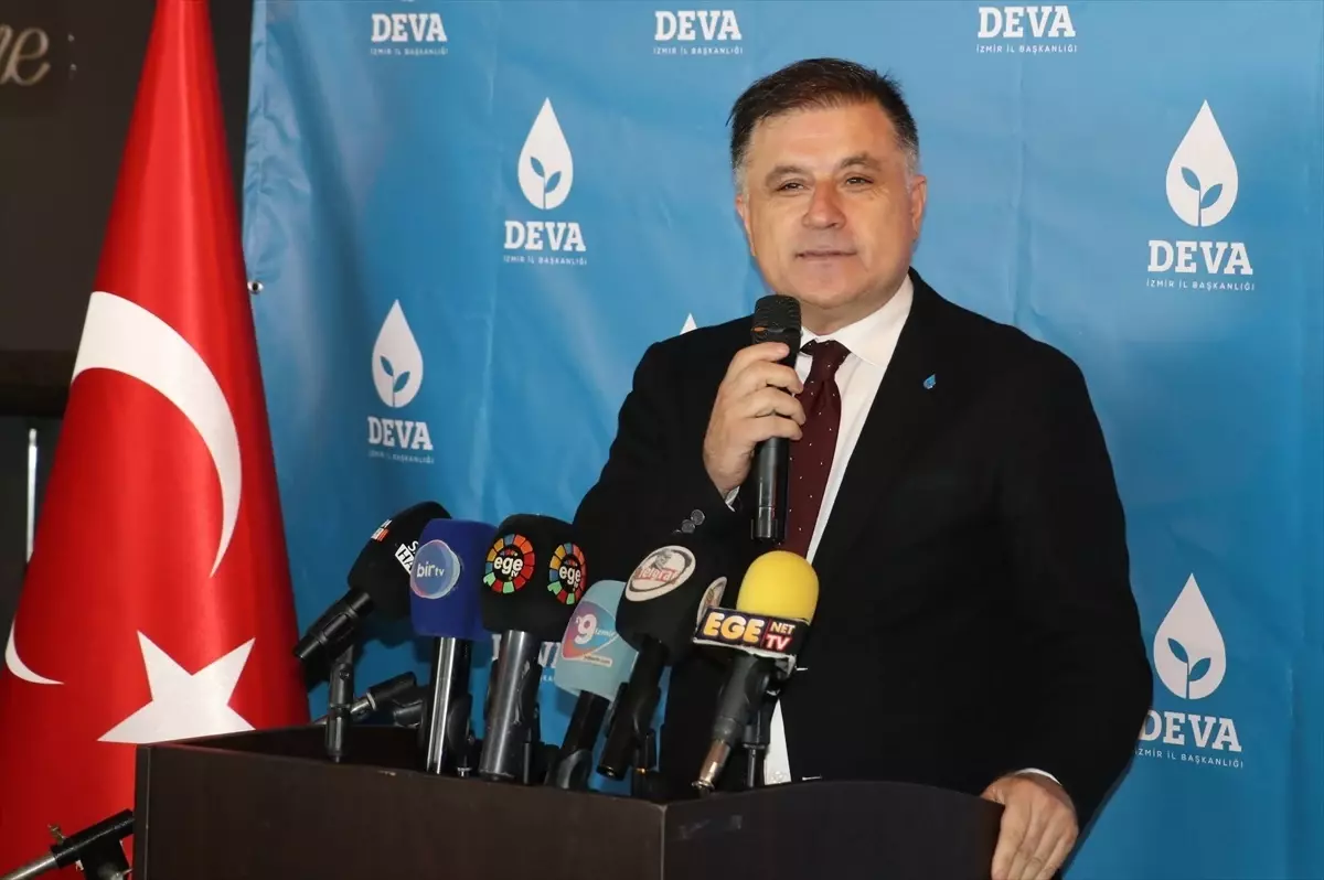 DEVA Partisi İzmir\'de Basın Toplantısı Düzenledi