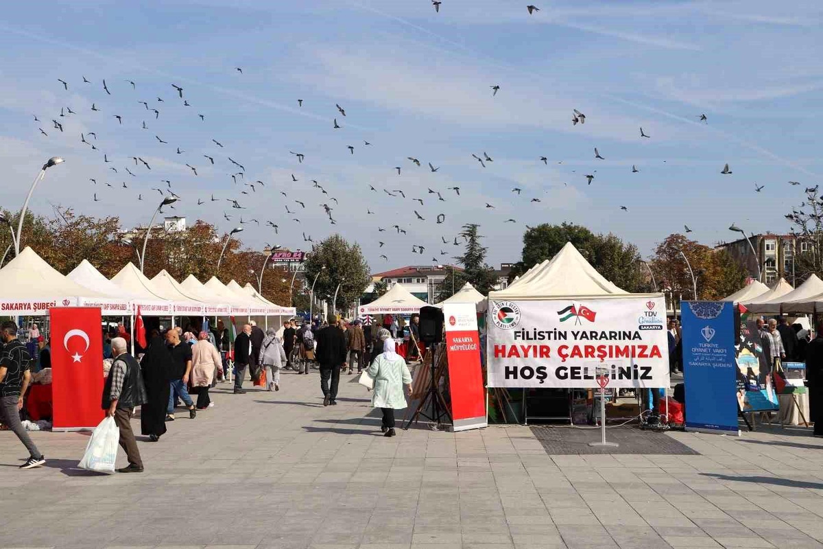 Filistin\'e Destek İçin Hayır Çarşısı Kuruldu