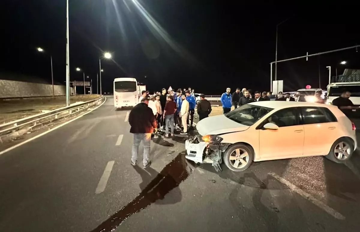 Elazığspor Otobüsü Kazada Çarpıştı