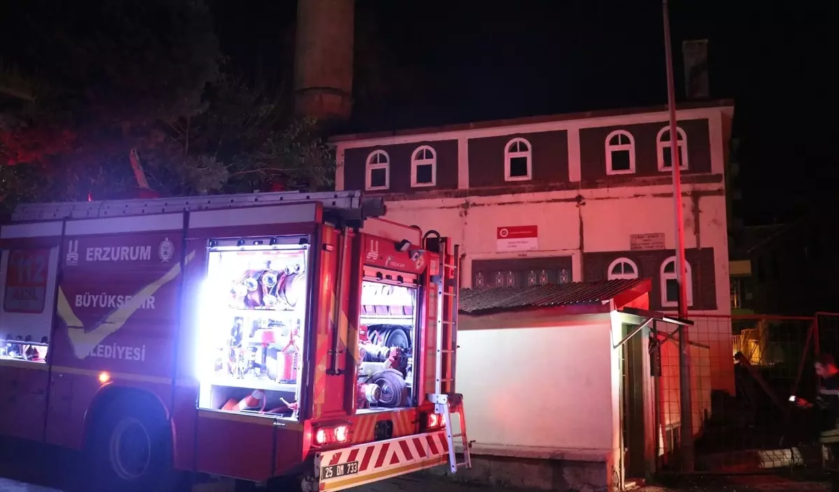 Tarihi Camide Yangın