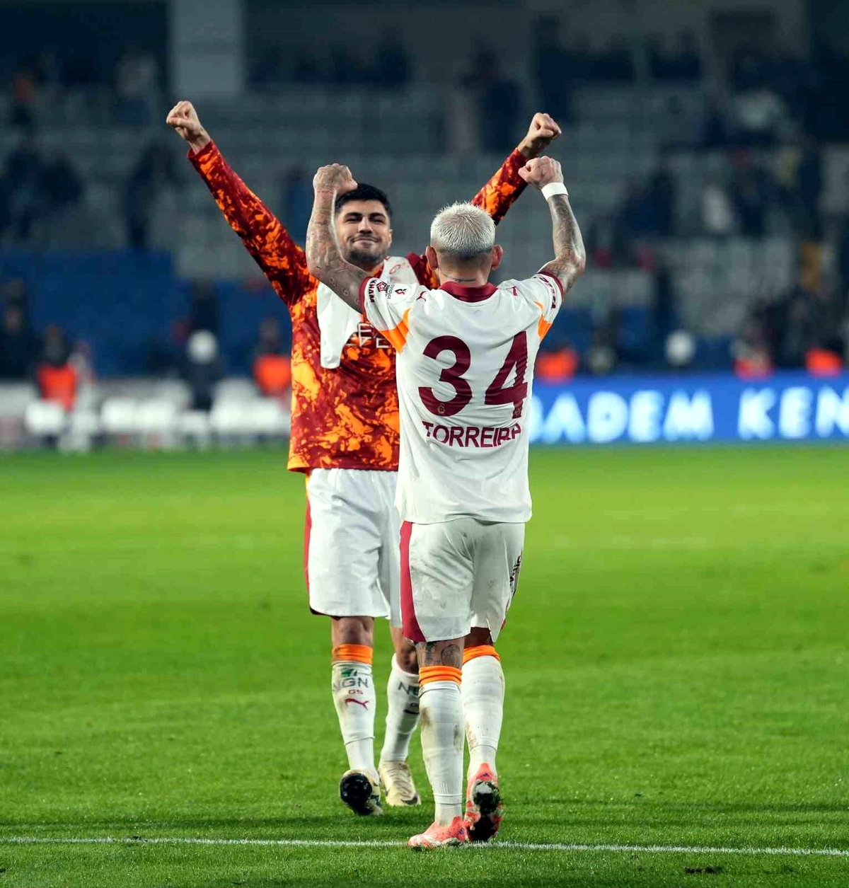 Galatasaray Yenilmezliğini Sürdürdü