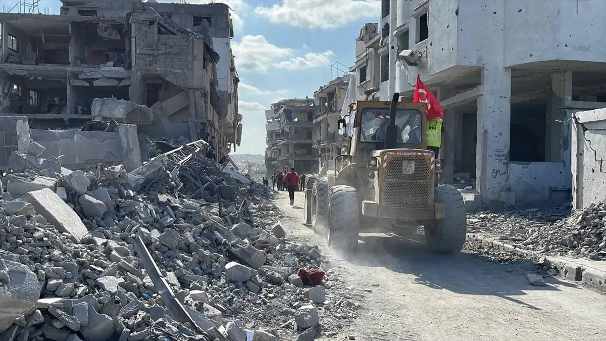 İHH, Gazze\'de Yeniden Yapım Çalışmalarına Başladı