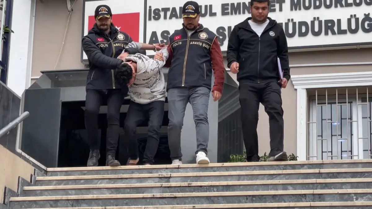 İstanbul\'un göbeğinde turist çifte 4 gün boyunca dehşeti yaşattılar