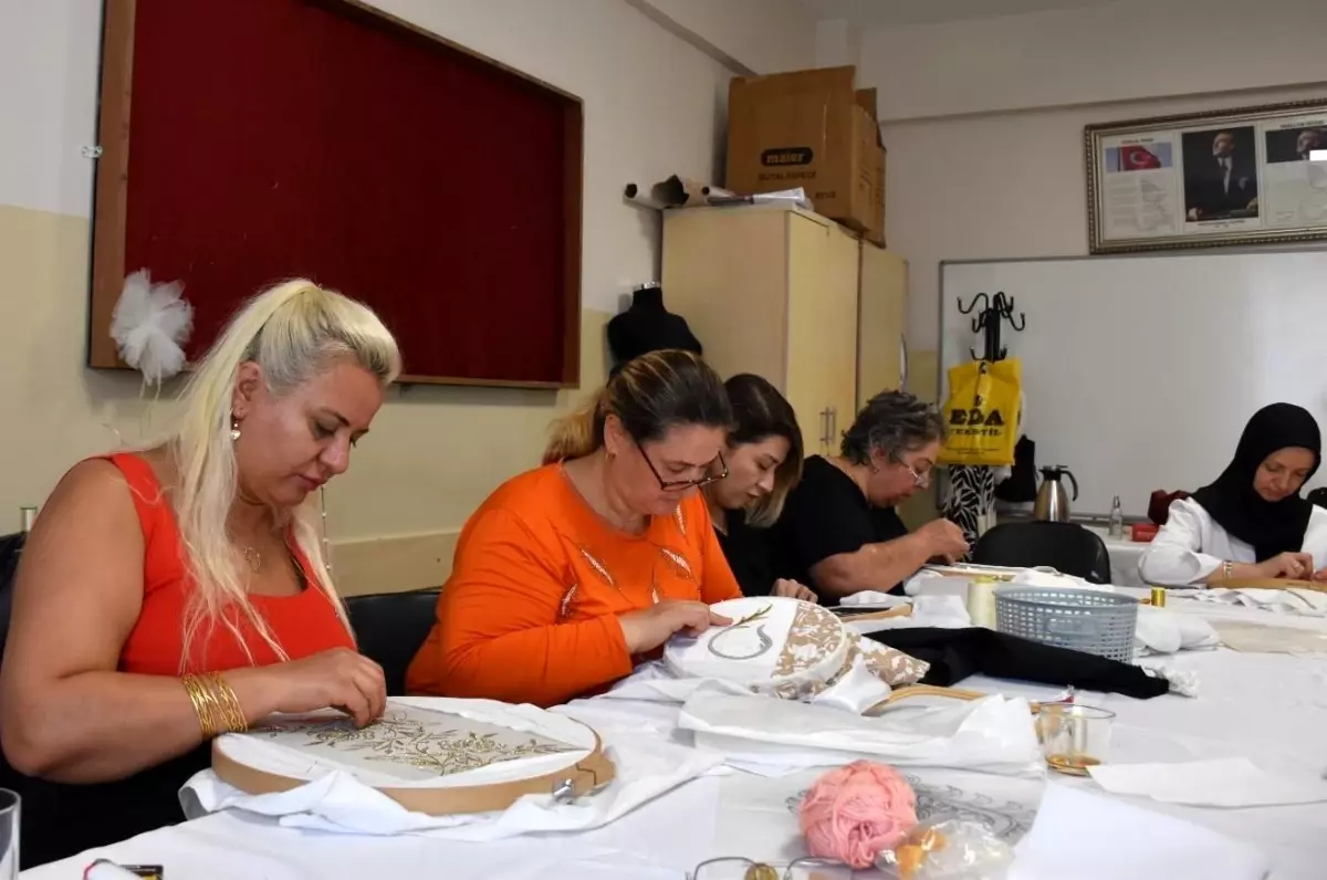 Gaziantep\'te Kadınların El Sanatlarıyla Ekonomik Kazanç Elde Etmesi Destekleniyor