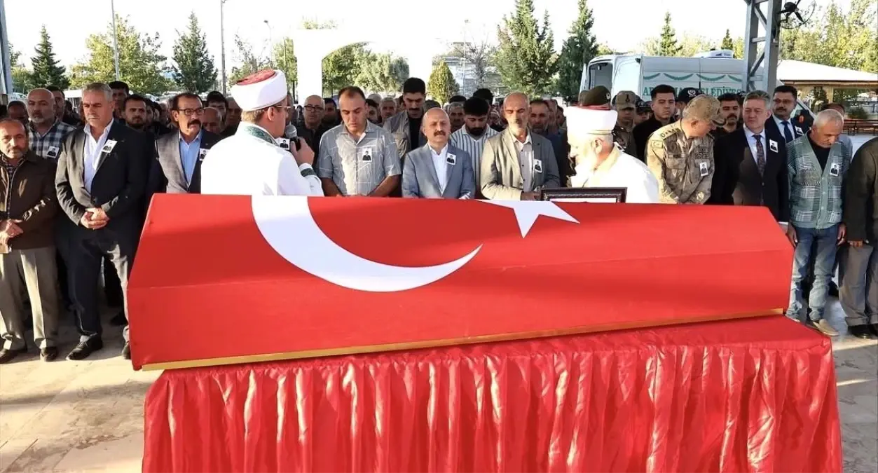 Uzman Çavuş Serkan Korkmaz Son Yolculuğuna Uğurlandı