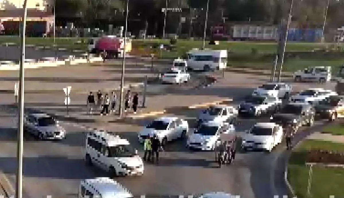 Kahramanmaraş\'ta Polise Sopayla Saldırı!