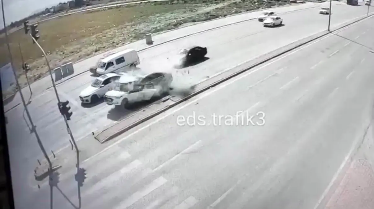229 Km/Hızla Çarpan Sürücü Tutuklandı