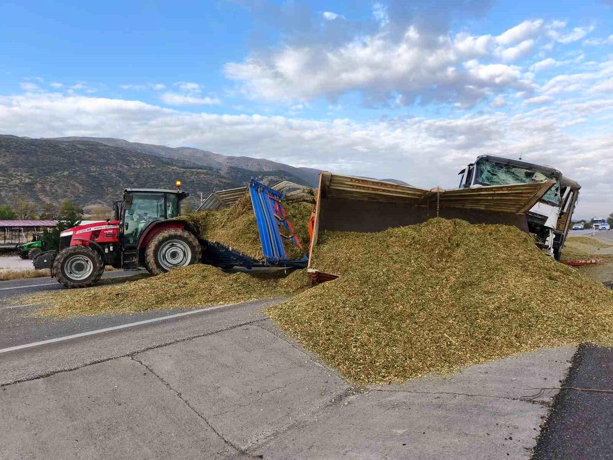 Afyonkarahisar\'da Trafik Kazası: 2 Yaralı