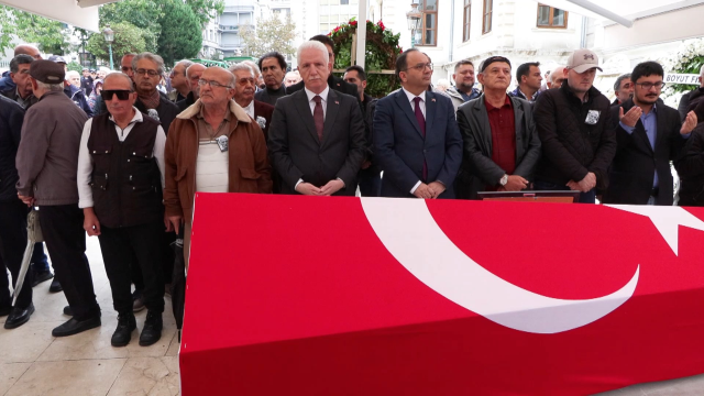 Türk sinemasının usta ismi Arif Erkin Güzelbeyoğlu son yolculuğuna uğurlandı