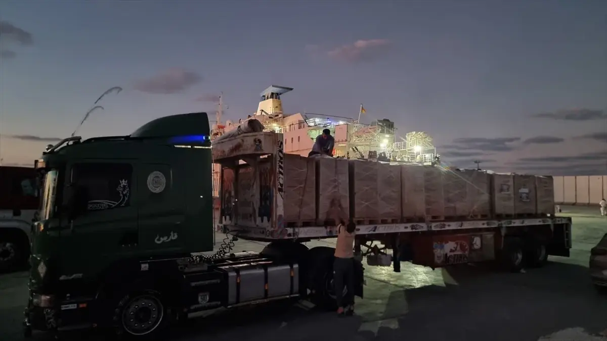 17. İyilik Gemisi\'nden Gazze\'ye Yardım Tırları