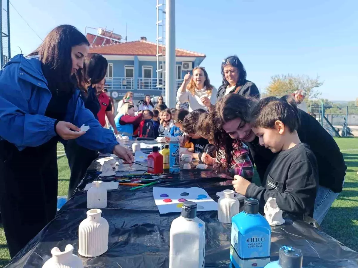 Ula\'da Unutulmaz Çocuk Şenliği