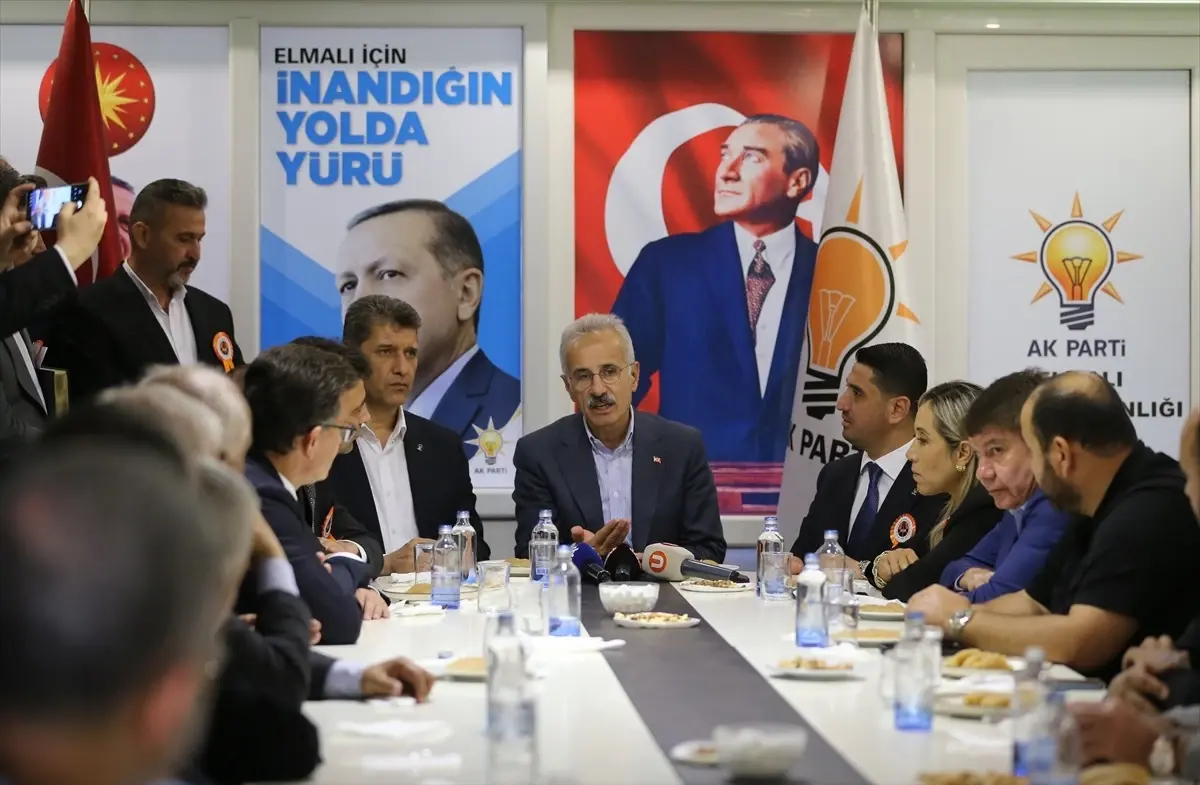 Bakan Uraloğlu Antalya\'da Teşkilatla Buluştu
